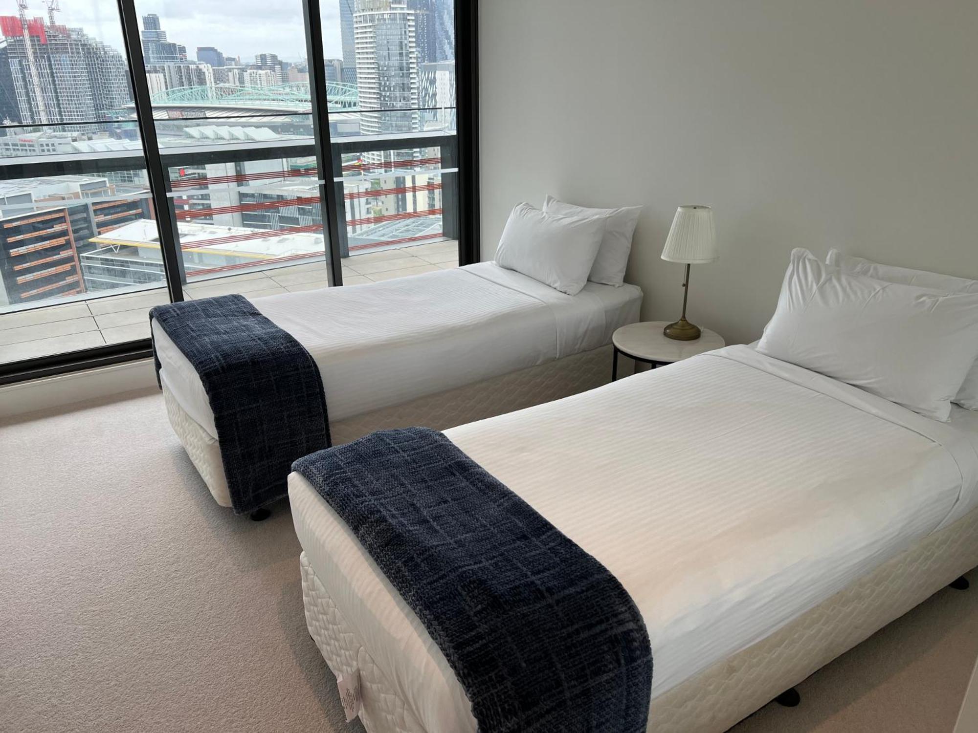 Winston Apartments Docklands Мельбурн Экстерьер фото