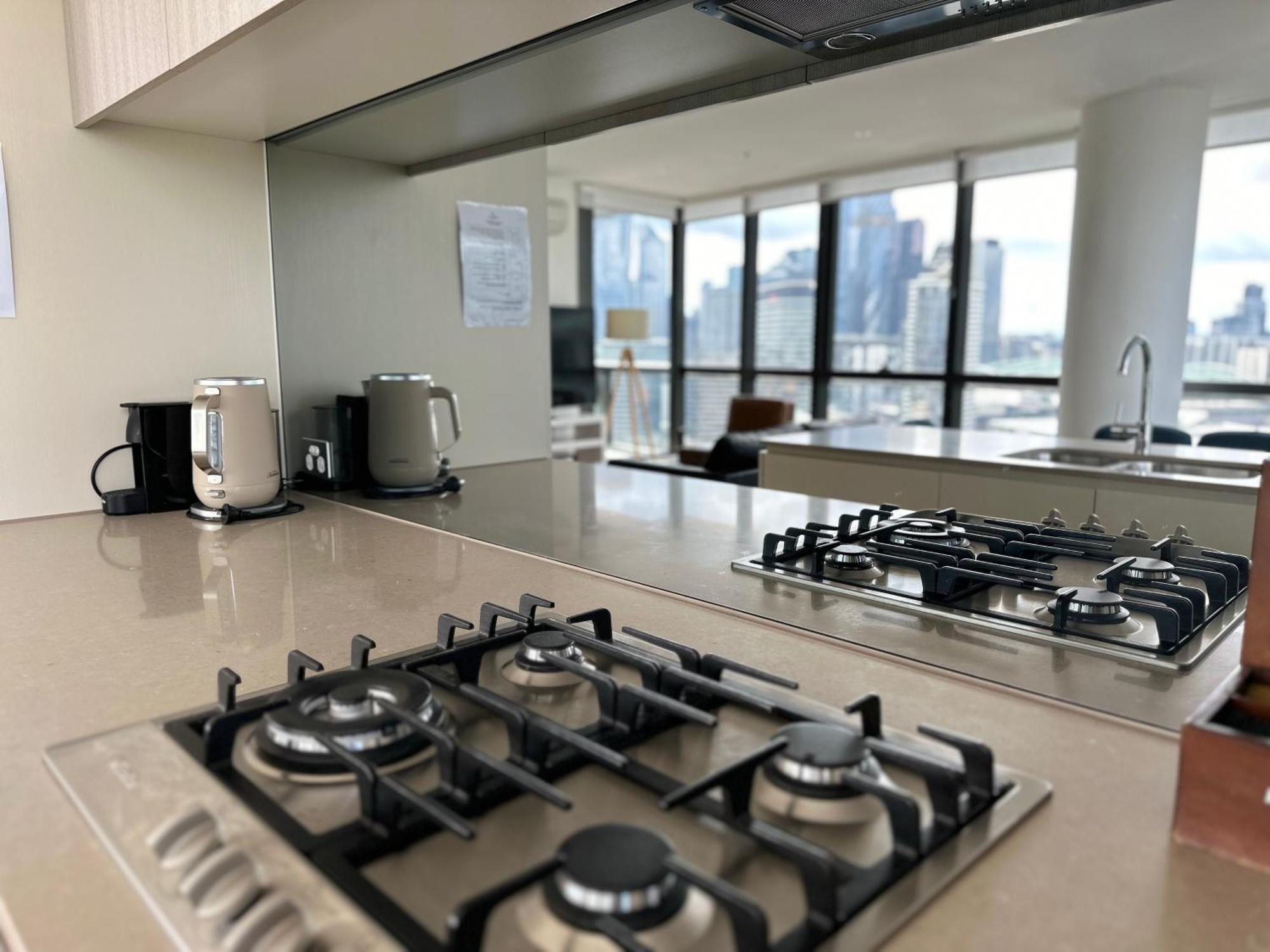 Winston Apartments Docklands Мельбурн Экстерьер фото