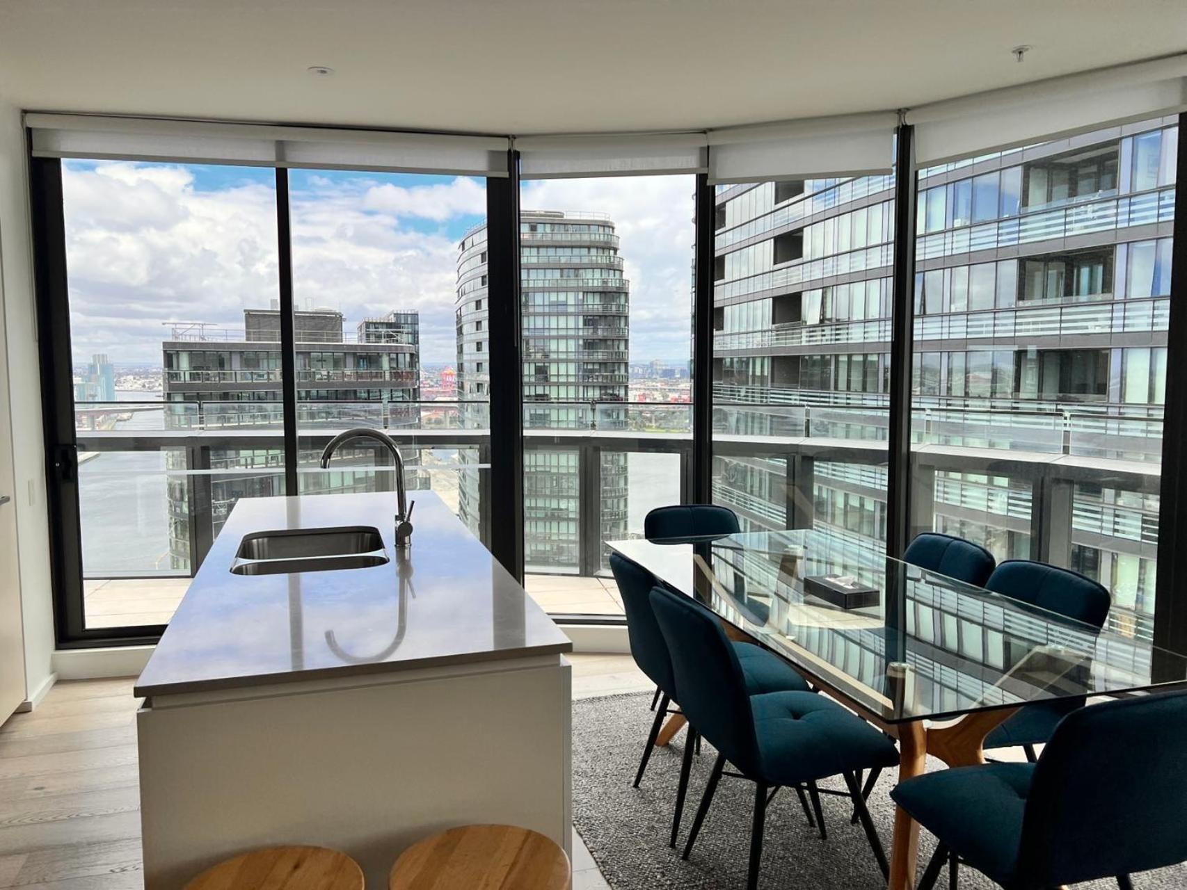Winston Apartments Docklands Мельбурн Экстерьер фото