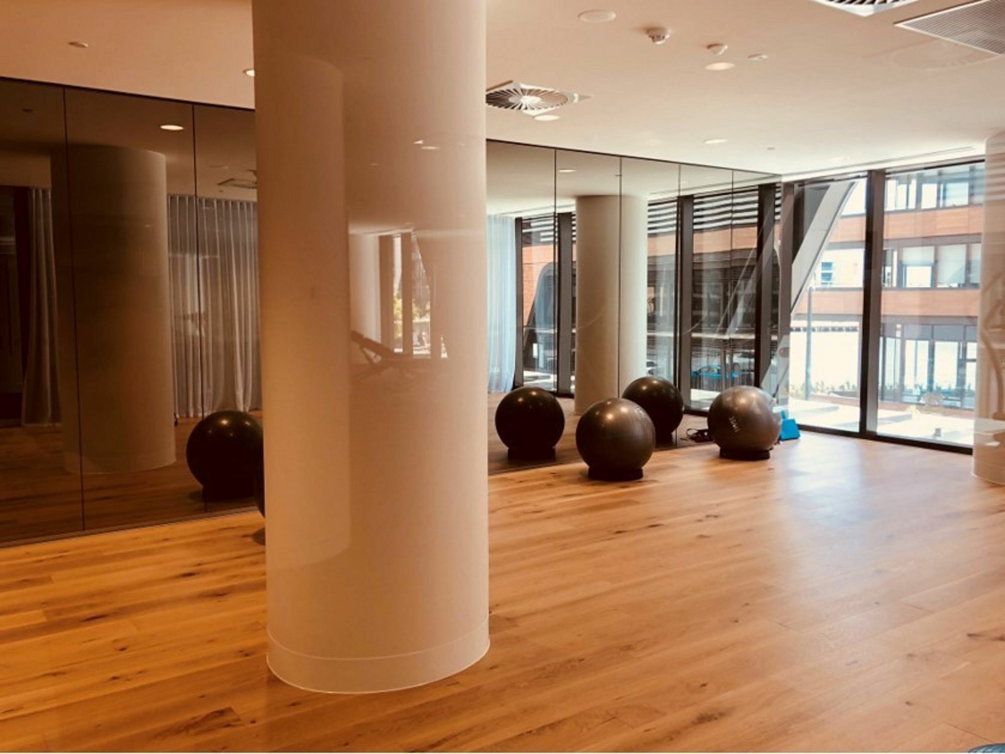 Winston Apartments Docklands Мельбурн Экстерьер фото
