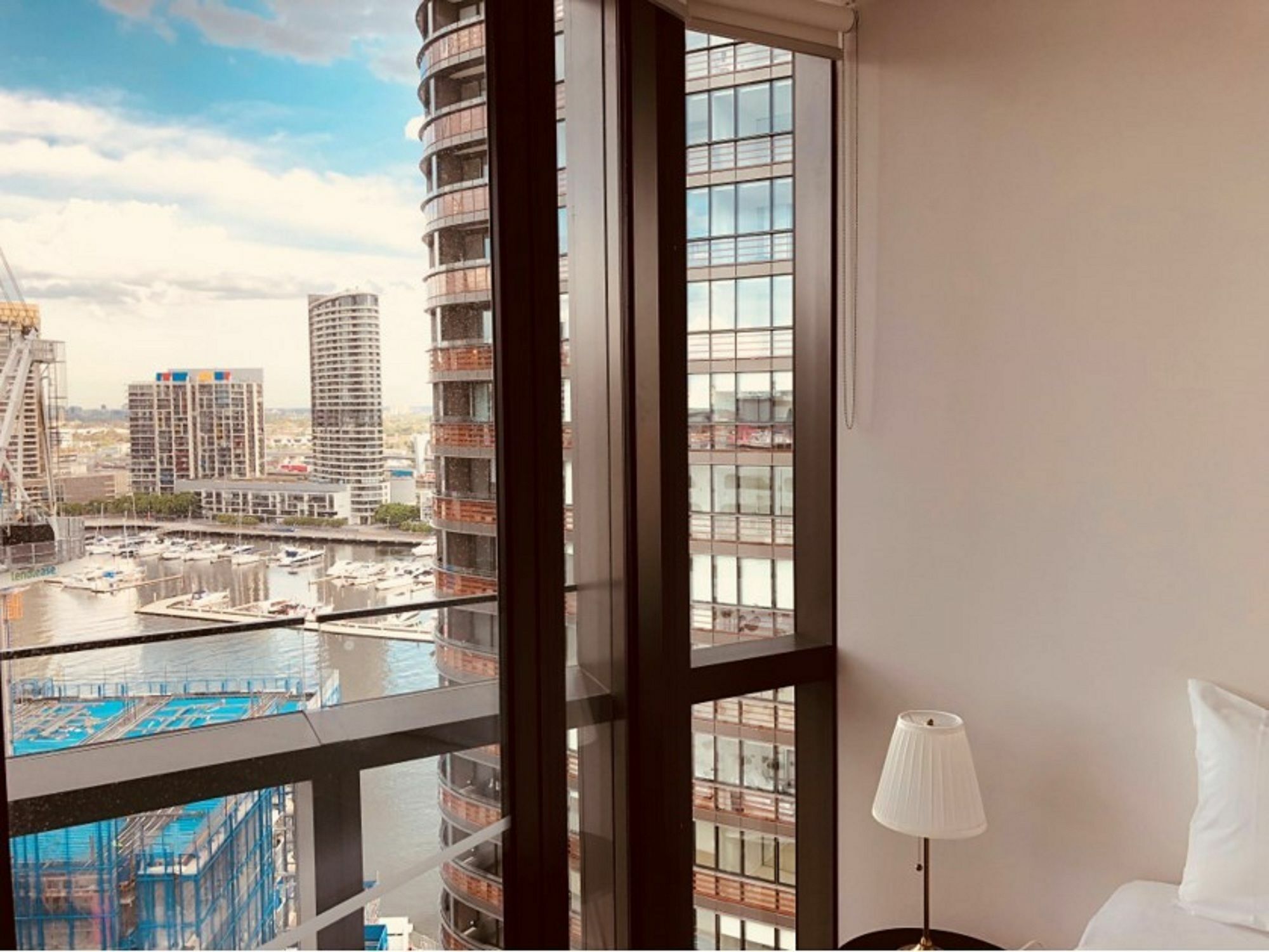Winston Apartments Docklands Мельбурн Экстерьер фото