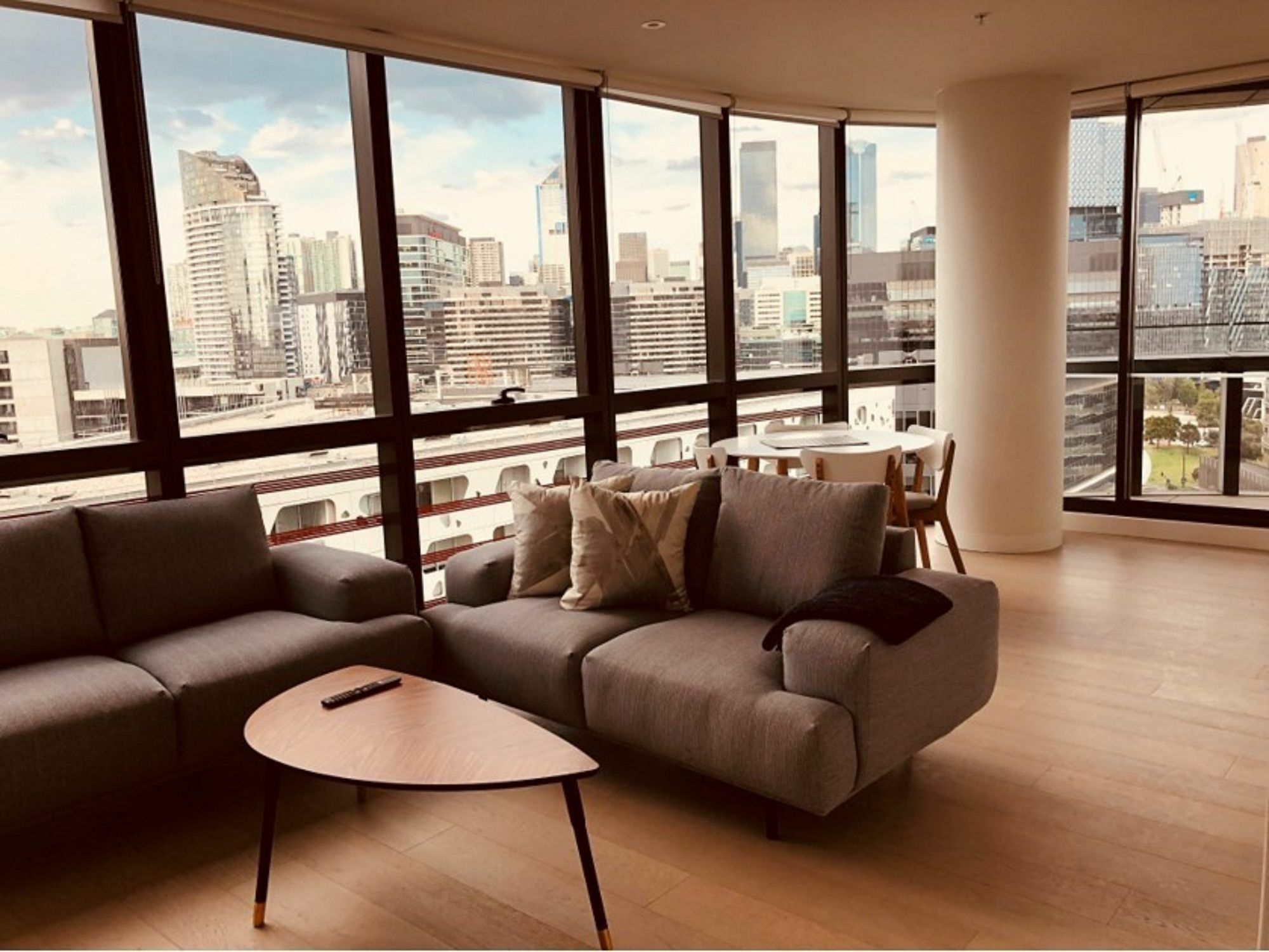 Winston Apartments Docklands Мельбурн Экстерьер фото